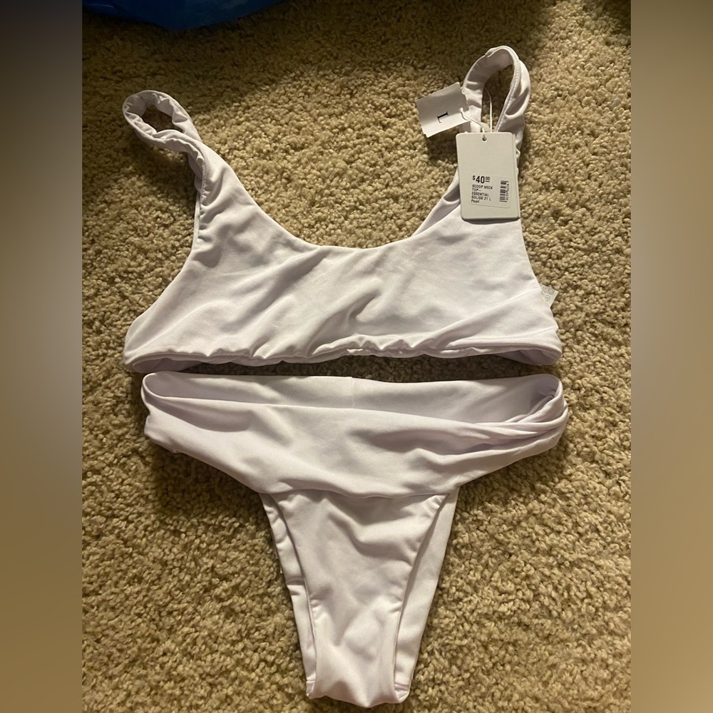 NWT San Lorenzo Pearl Scoop Neck Top and bottom